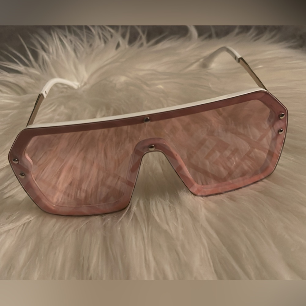 Stylish inspired Pink Sunglasses
